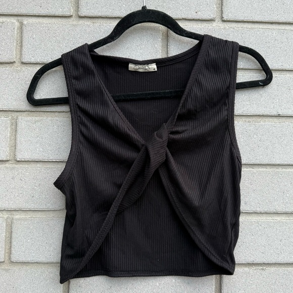 Black Twist Tank - Picture 2 of 2